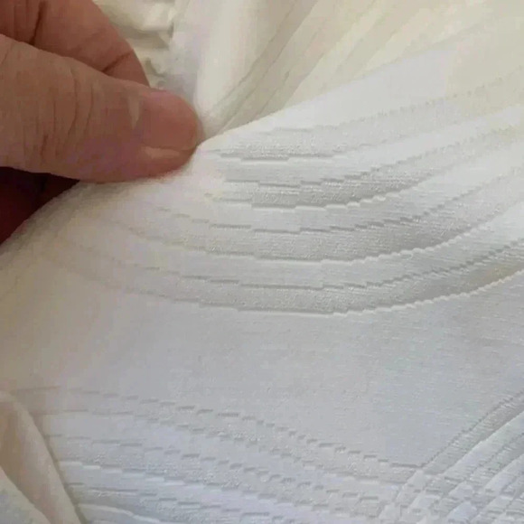 Orly White, Long  sleeve, Button Up top w crisp collar, four-way stretch, fitted - Picture 7 of 7